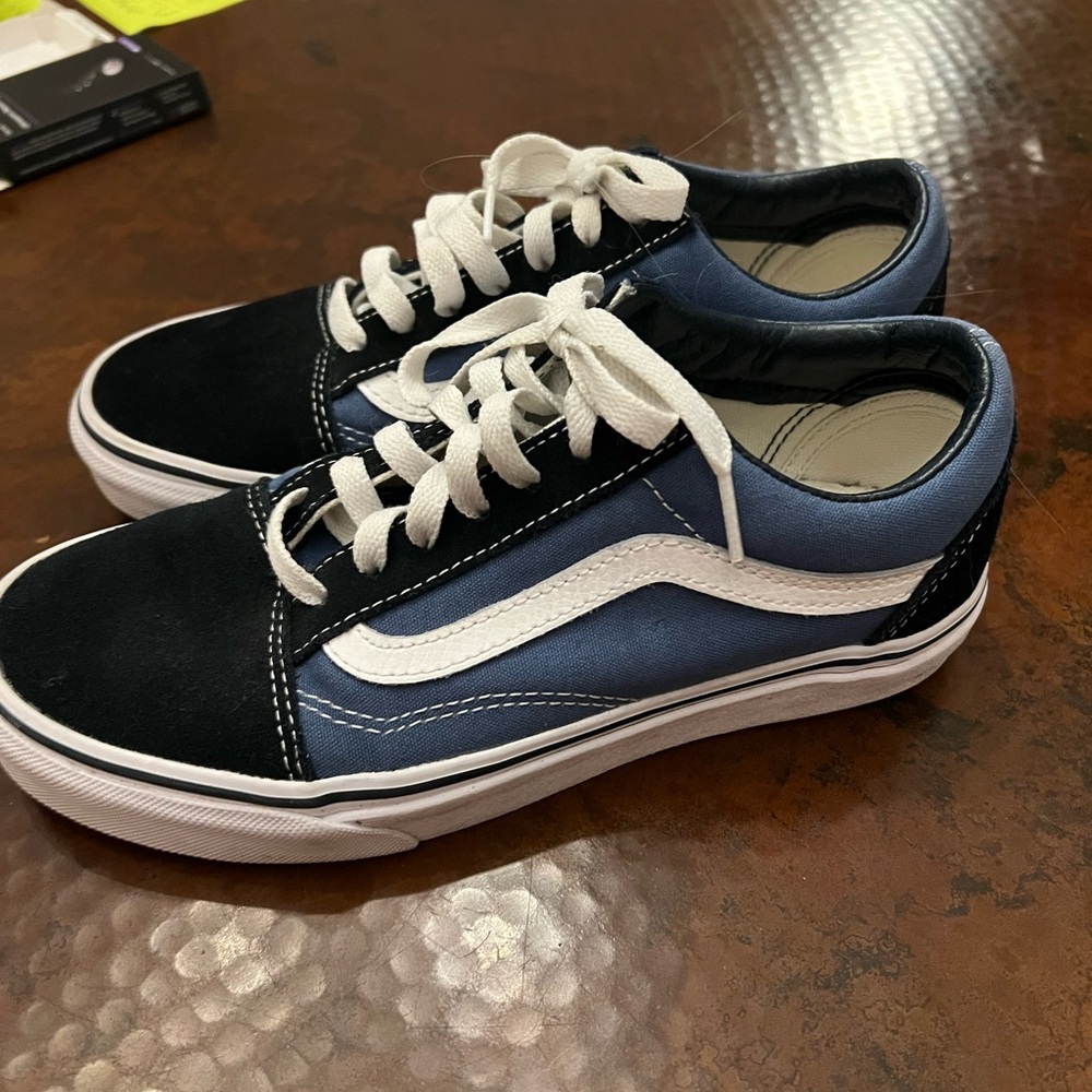 Vans women’s  Sneakers in Black and Blue size 7
